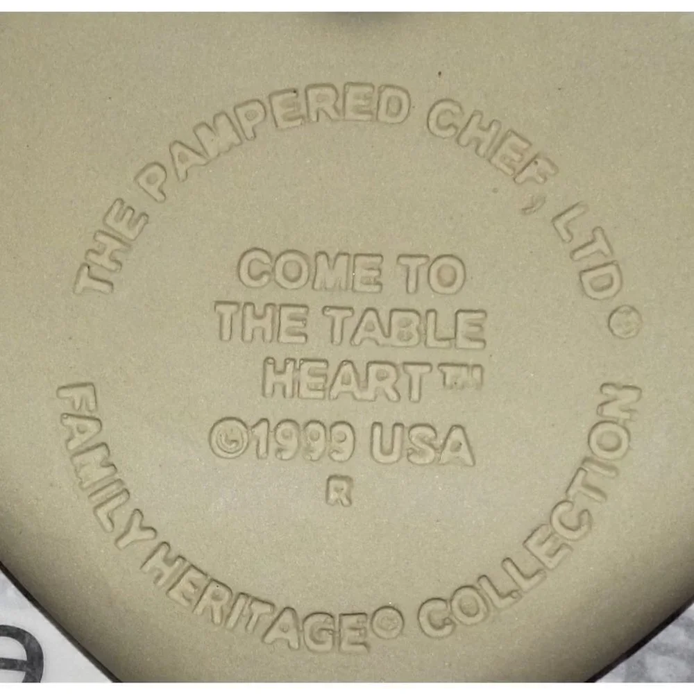 Pampered Chef Cookie/Sugar mold Heart Family Heritage Collection